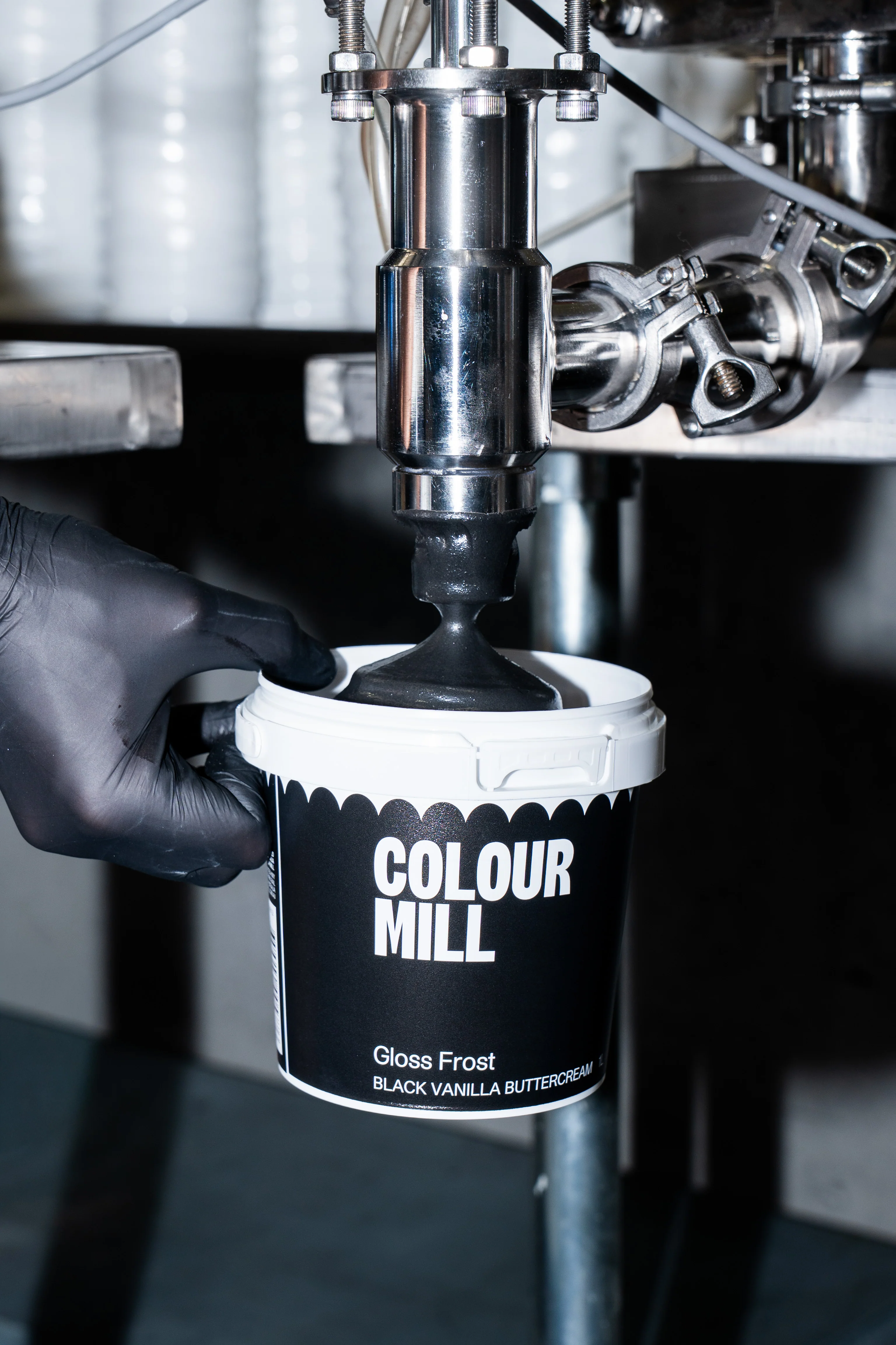 Gloss Frost Black Buttercream - Image 3