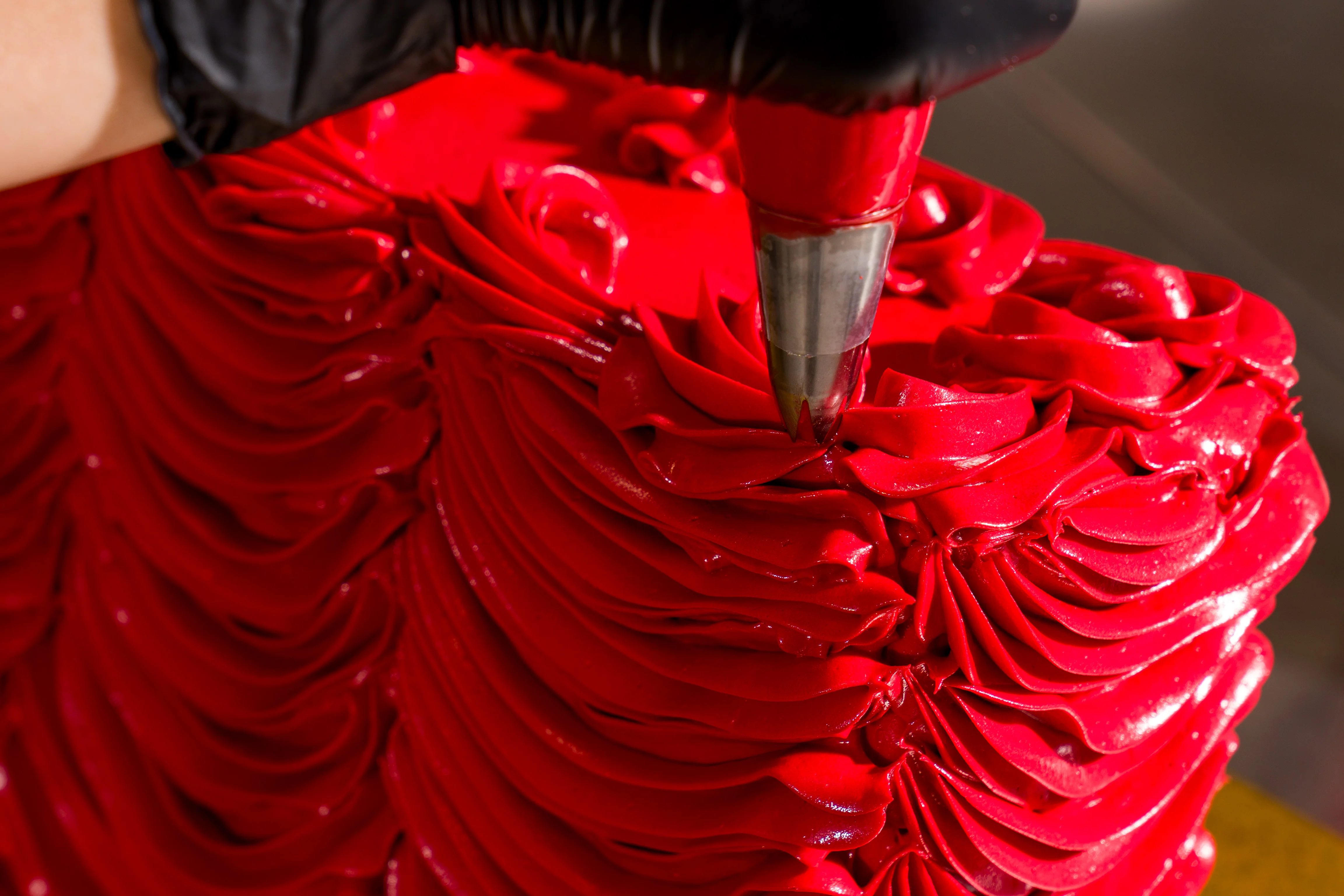 Gloss Frost Red Buttercream - Image 4